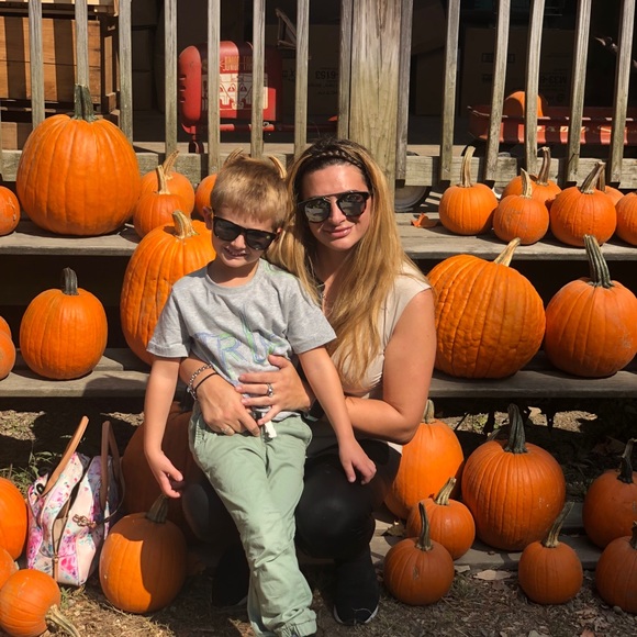 Dolce- Lilly Pulitzer/SCL/Rothy’s/Lele Sadoughi - Picture 6 of 17